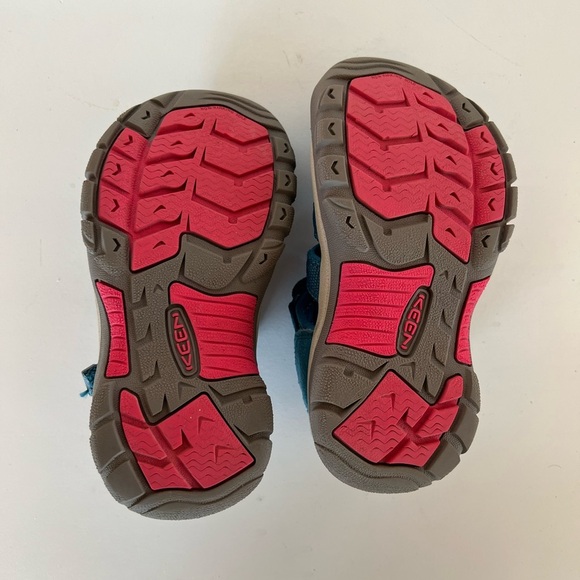 Keen Big Kids' Newport H2 Hybrid Water Sandal, Legion Blue/Hot Pink, size 11 - Picture 8 of 13